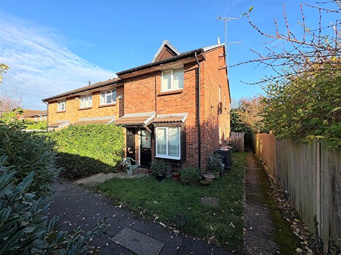 1 Bedroom Terraced House For Sale In Harness Way, St. Albans, AL4