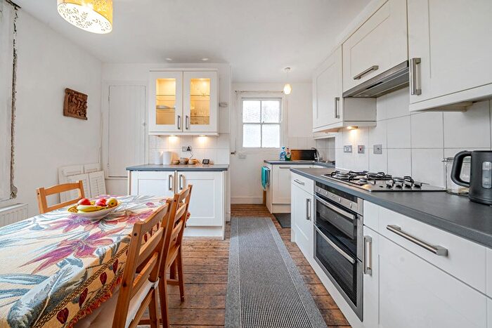 3 Bedroom Maisonette To Rent In Waldron Road, London, SW18