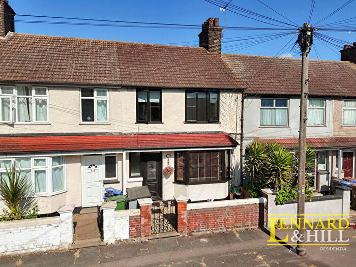 3 Bedroom Terraced House For Sale In Rosebery Road, Grays, RM17