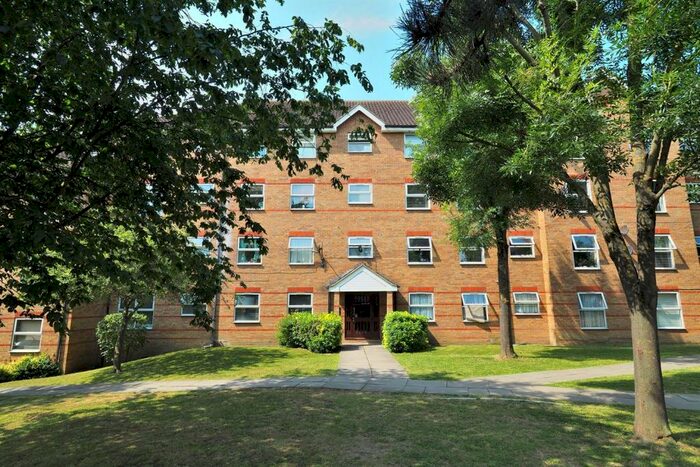 2 Bedroom Apartment To Rent In Cassis Court, Chigwell Lane, Loughton, IG10