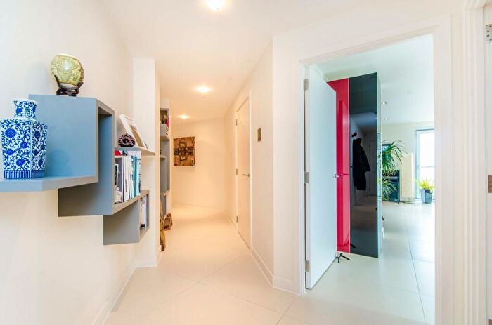 2 Bedroom Flat To Rent In City Road, Old Street, London, EC1Y