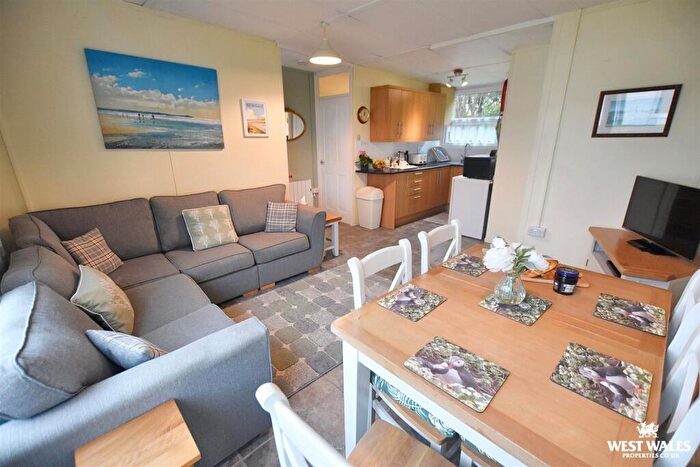 2 Bedroom Chalet For Sale In Roch, Haverfordwest, SA62