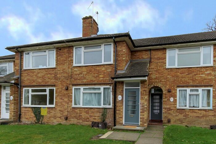 2 Bedroom Maisonette To Rent In Heronsgate, Edgware, Middx, HA8