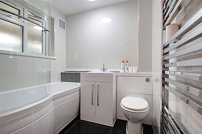 1 Bedroom Flat To Rent In Galliard Close, London, N9