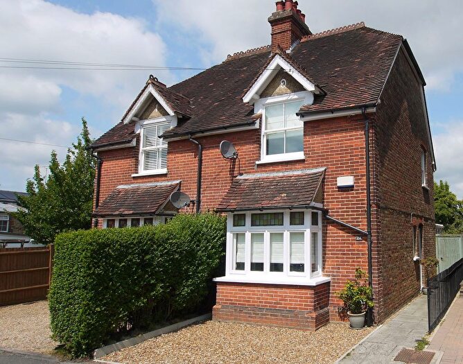 2 Bedroom Semi-Detached House For Sale In Holly Bush Lane, Sevenoaks, TN13