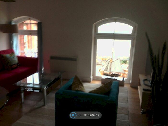 2 Bedroom Flat To Rent In Alexandra Court, Margate, CT9