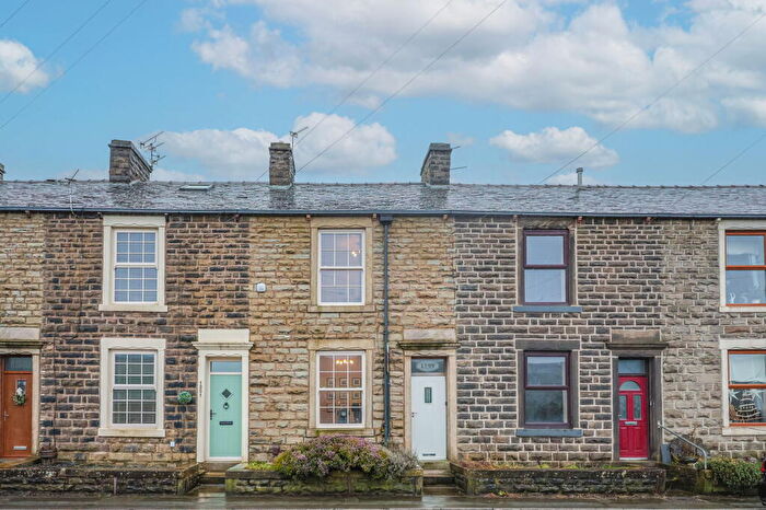 2 Bedroom Terraced House For Sale In Burnley Road, Loveclough, Rossendale, BB4