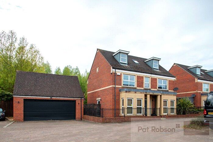 4 Bedroom Detached House To Rent In Barmoor Drive, Great Park, Gosforth, Newcaste Upon Tyne, NE3