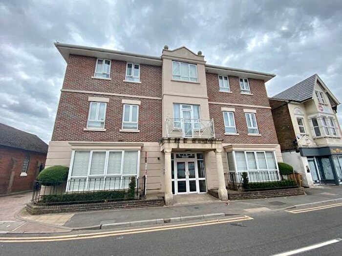 2 Bedroom Apartment To Rent In York Road, Maidenhead, SL6