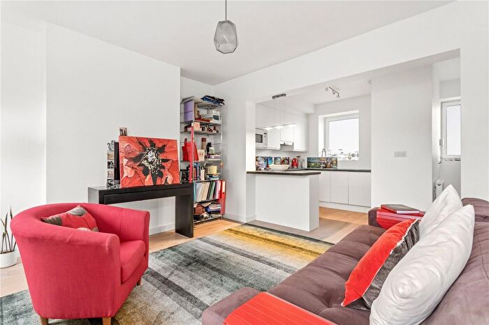 2 Bedroom Flat For Sale In Hanbury Street, London, E1