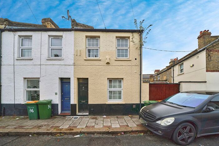 2 Bedroom End Terrace House For Sale In Swete Street, London, E13