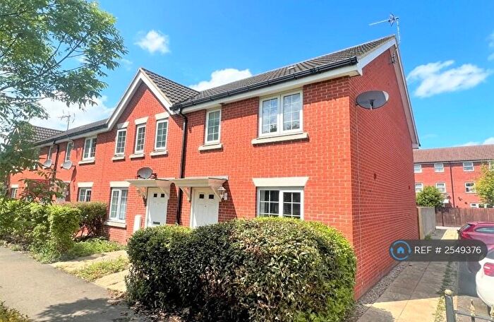 3 Bedroom End Of Terrace House To Rent In Wilks Road, Grantham, NG31