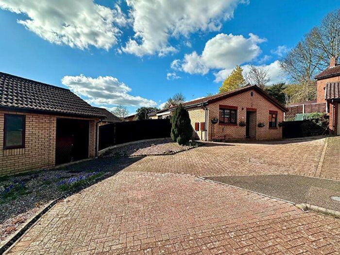 3 Bedroom Detached Bungalow For Sale In The Hayride, East Hunsbury, Northampton, NN4