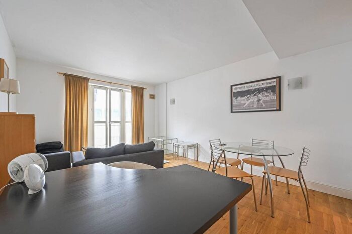 1 Bedroom Flat To Rent In Coke Street, Aldgate, London, E1