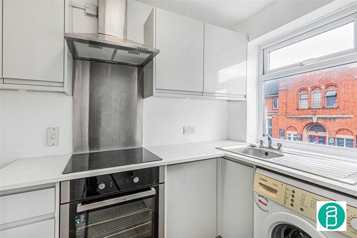 1 Bedroom Property To Rent In Worple Road, Raynes Park, SW20