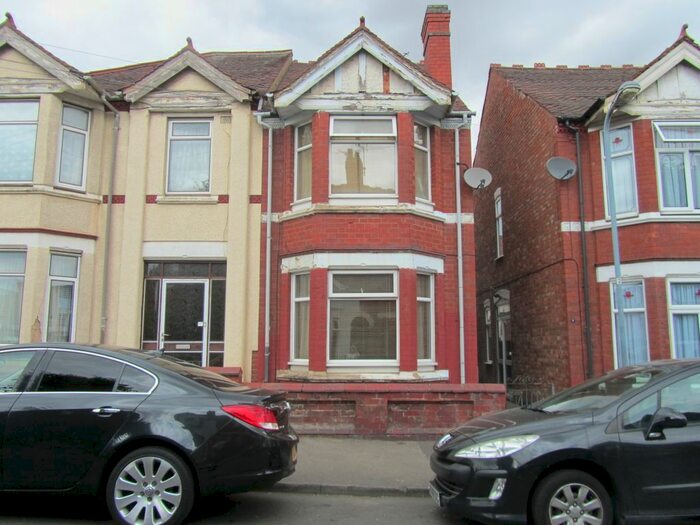 3 Bedroom Semi-Detached House To Rent In Princes Avenue, Nuneaton, Warwickshire, CV11