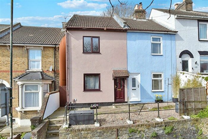 3 Bedroom End Terrace House For Sale In Bill Street Road, Frindsbury, Rochester, Kent, ME2