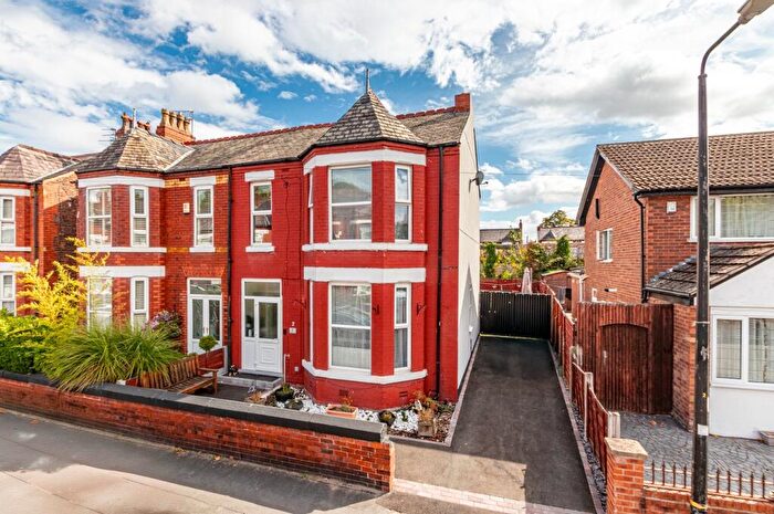 4 Bedroom Semi-Detached House For Sale In Whitelake Avenue, Flixton, Manchester, M41