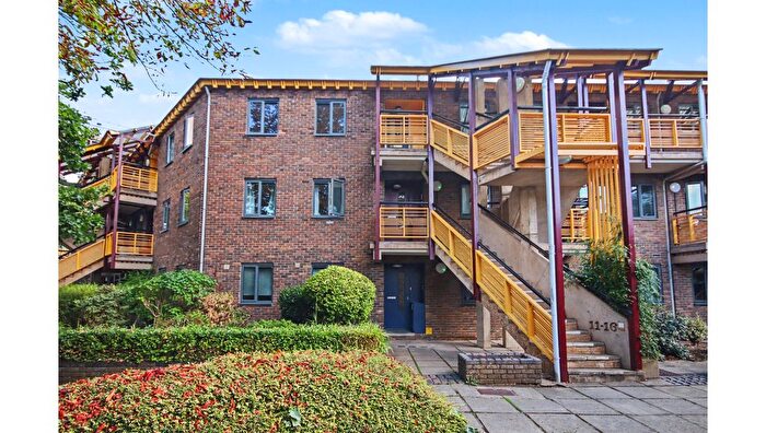 3 Bedroom Flat For Sale In Queensway, Cambridge, Cambridgeshire, CB2