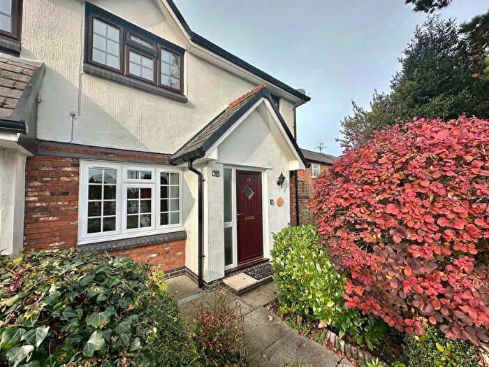 2 Bedroom Apartment For Sale In Yew Tree Drive, Nantwich, Cheshire, CW5