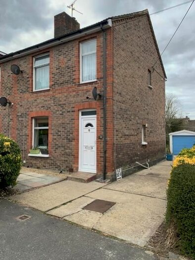 1 Bedroom Flat To Rent In Kents Road, Haywards Heath, West Sussex, RH16