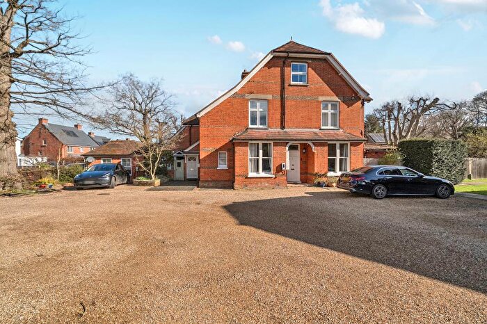 1 Bedroom Flat For Sale In Greenways Court, Ascot, SL5