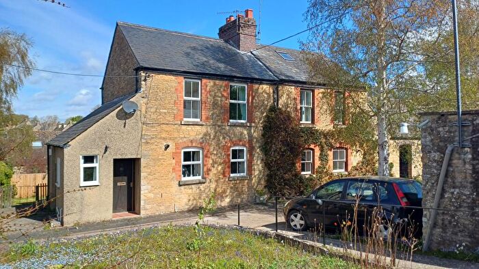 3 Bedroom Character Property For Sale In Dancers Hill, Charlbury, OX7