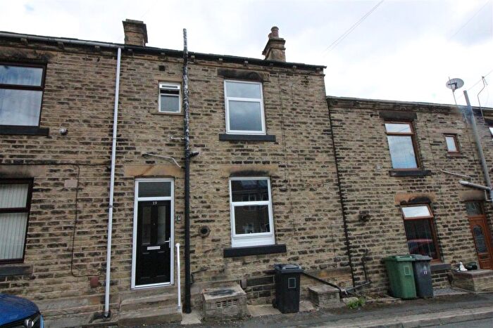 1 Bedroom Terraced House To Rent In Victoria Street, Birstall, WF17