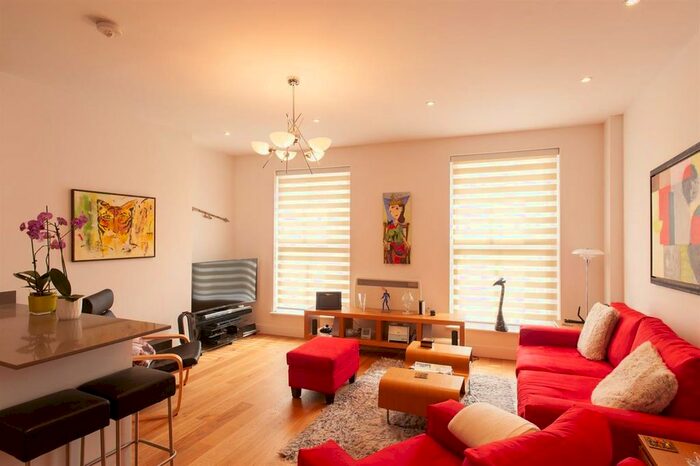 2 Bedroom Flat To Rent In Thayer Street, London, W1U