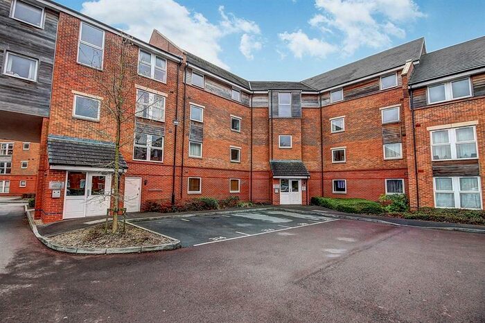 2 Bedroom Apartment To Rent In Chain Court, Swindon, SN1