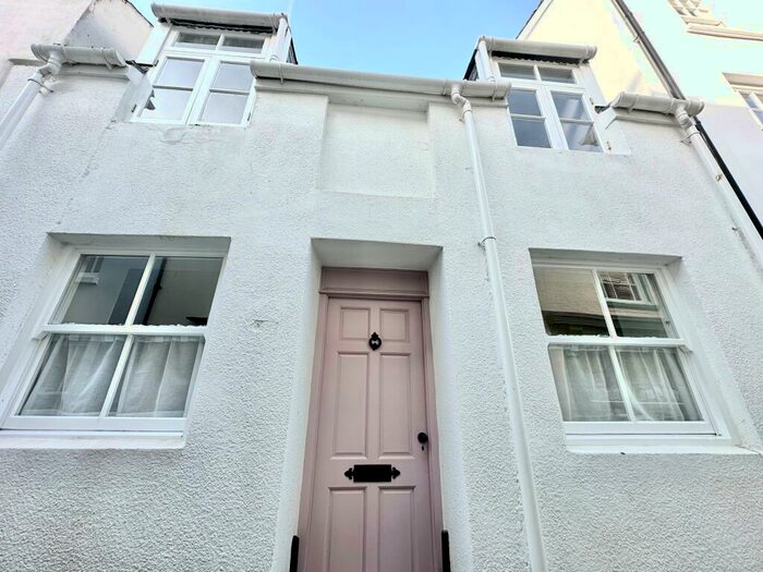 3 Bedroom Terraced House To Rent In Market Street Appledore, EX39