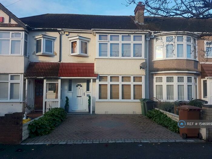 3 Bedroom Terraced House To Rent In Ainslie Wood Gardens, London, E4