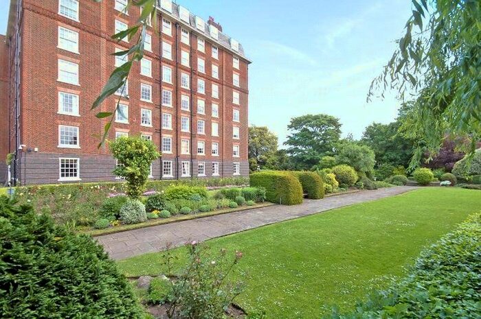 3 Bedroom Flat To Rent In Rivermead Court, Ranelagh Gardens, London, SW6