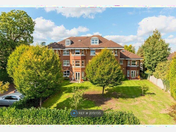 2 Bedroom Flat To Rent In Newholme Court, Weybridge, KT13