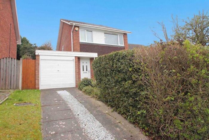 3 Bedroom Detached House For Sale In Quantock Close, Halesowen, B63