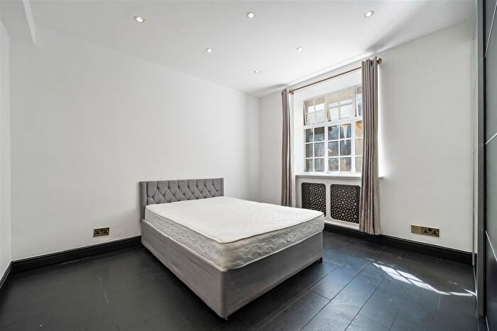 1 Bedroom Flat To Rent In Quebec Court, Seymour Street, London, W1H