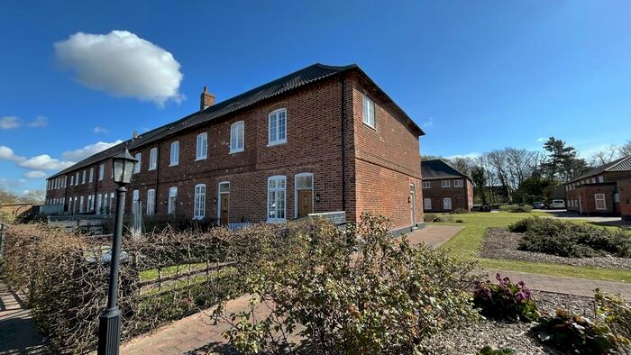 3 Bedroom End Of Terrace House For Sale In Heckingham Park Drive, Norwich, NR14
