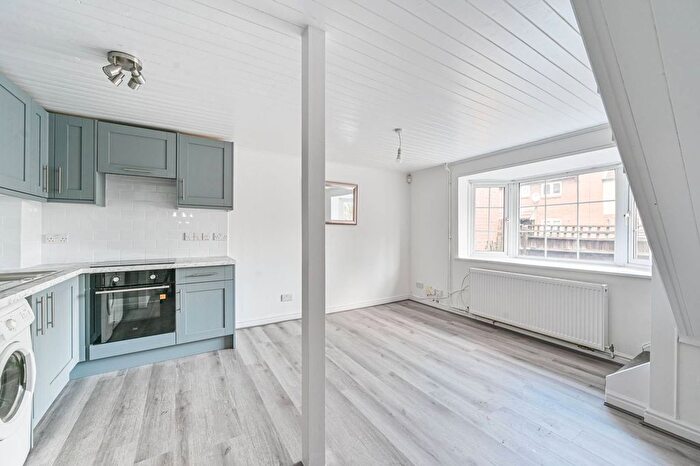 1 Bedroom Terraced House To Rent In Nickelby Close, Thamesmead, London, SE28