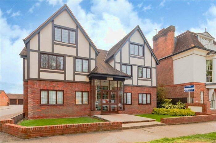 2 Bedroom Apartment To Rent In Warwick Road, Beaconsfield, HP9