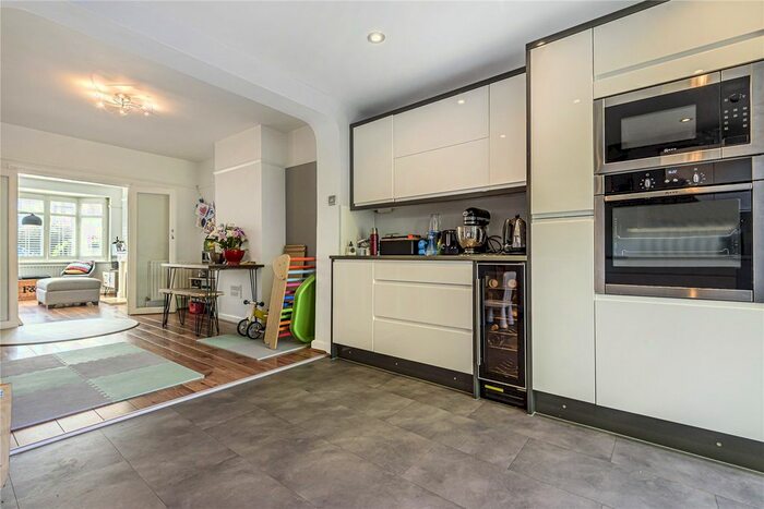 4 Bedroom Detached House To Rent In Cottimore Avenue, Walton-On-Thames, KT12