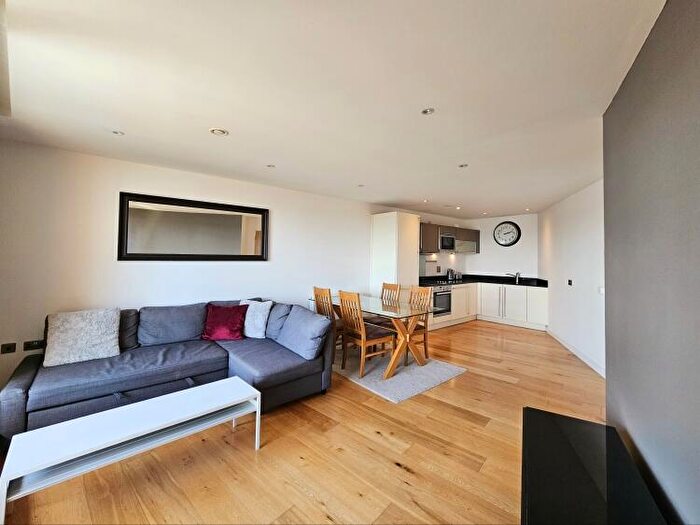 2 Bedroom Apartment To Rent In Candle House Wharf Approach Leeds, LS1