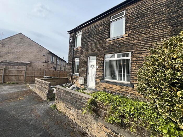 2 Bedroom End Of Terrace House To Rent In Copeland Street, Bradford, BD4