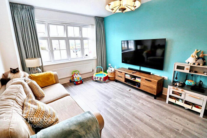 3 Bedroom Semi-Detached House For Sale In Oberton Gardens, Stafford, ST18