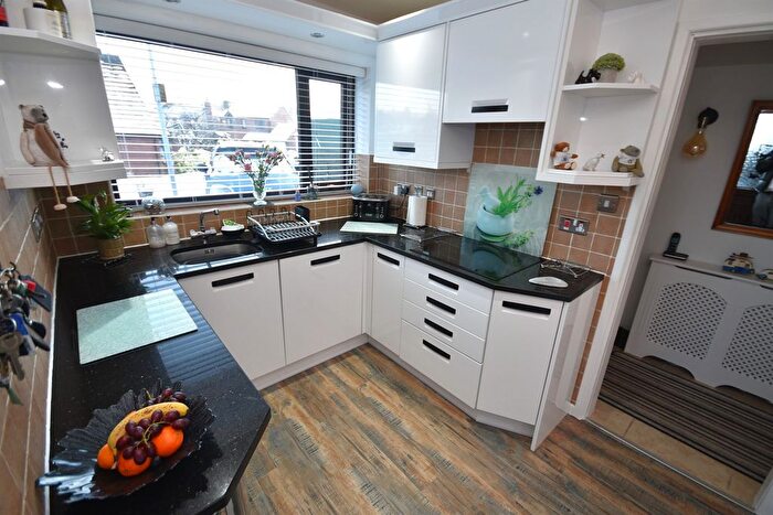 3 Bedroom Detached House For Sale In Mereside Close, Macclesfield, SK10