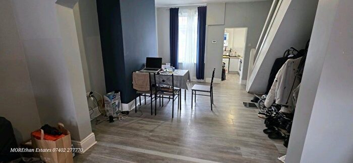 2 Bedroom Semi Detached House To Rent In Lyndhurst Street, Salford, M6