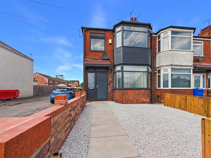 3 Bedroom End Of Terrace House For Sale In Boothferry Road, Hessle, HU13