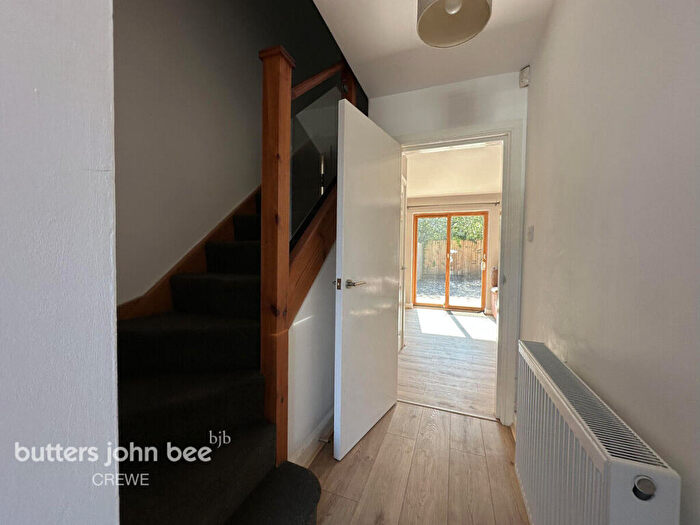 3 Bedroom Town House To Rent In Weaver Grove, Winsford, CW7