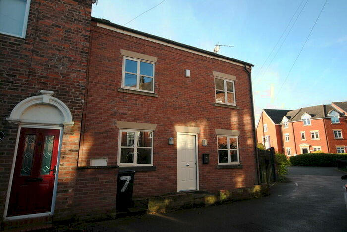 3 Bedroom Mews To Rent In Red Lion Lane, Nanwtich, Cheshire, CW5