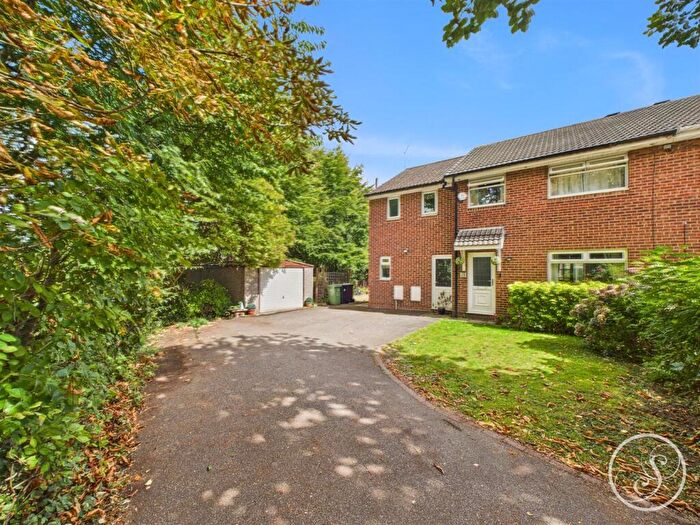 4 Bedroom Semi-Detached House For Sale In The Mount, Leeds, LS15