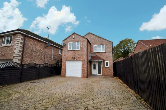 4 Bedroom Semi-Detached House To Rent In Ironbridge House, Green Lane, Hessle, HU13